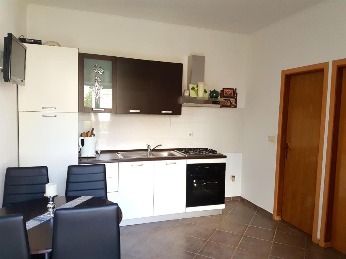 Apartments With A Parking Space Nin, Zadar - 13571 Exterior photo